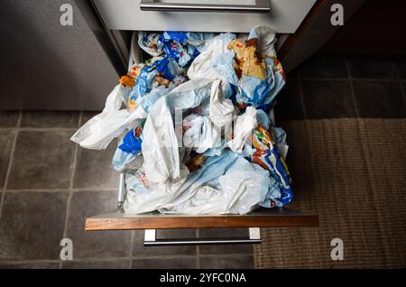 Venerdì, la Svezia abolisce la tassa sui sacchetti di plastica, introdotta nel 2020. Foto Stock