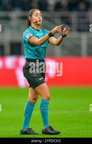 Milano, Italia. 3 novembre 2024. L'arbitro Maria Ferrieri Caputi ha visto durante il match di serie A tra Inter e Venezia al Giuseppe Meazza di Milano. Credito: Gonzales Photo/Alamy Live News Foto Stock