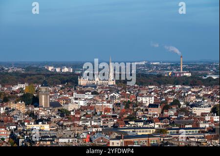 Panorama ad alto angolo sulla chiesa di nostra Signora di Laeken nella regione di Bruxelles capitale, Belgio, 24 ottobre 2024 Foto Stock