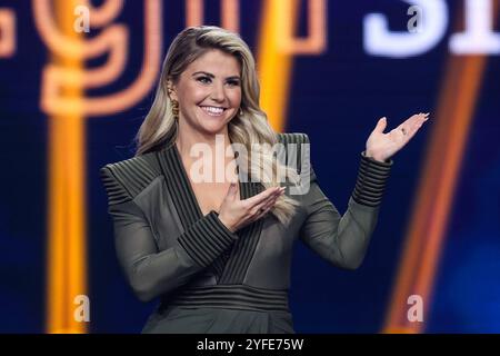 Moderatorin Beatrice Egli CHF - Aufzeichnung ARD Show Die Beatrice Egli Show im Studio Berlin Adlershof a Berlino *** presentatore Beatrice Egli CHF Recording ARD Show The Beatrice Egli Show allo Studio Berlin Adlershof di Berlino Foto Stock