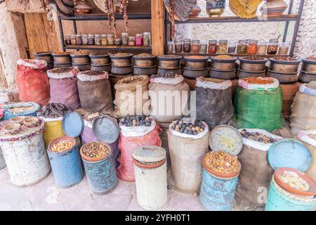 Negozio di spezie e prodotti nel centro storico di al Ula, Arabia Saudita Foto Stock