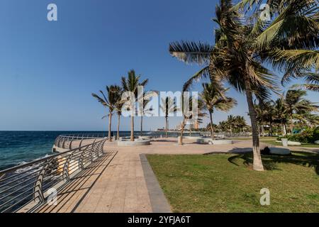 Vista della passeggiata lungo la Corniche a Jeddah, Arabia Saudita Foto Stock