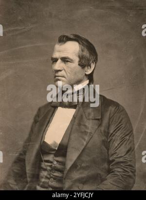 Andrew Johnson, ritratto a mezza lunghezza, seduto, rivolto a sinistra, 1860 Foto Stock