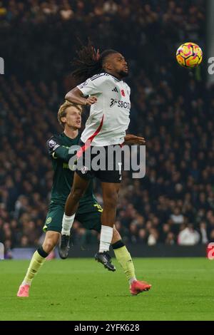 Londra, Regno Unito. 4 novembre 2024. Alex Iwobi del Fulham durante la partita tra Fulham FC e Brentford FC English Premier League al Craven Cottage, Londra, Inghilterra, Regno Unito il 4 novembre 2024 Credit: Every Second Media/Alamy Live News Foto Stock