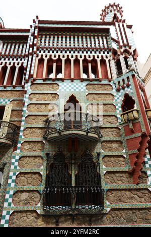 Casa Vicens Gaudí su Carrer de les Carolines a Gràcia, Barcellona, Spagna. Foto Stock