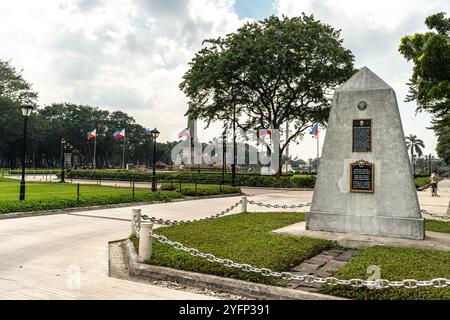 Rizal Park (in filippino: Liwasang Rizal), noto anche come Luneta Park o semplicemente Luneta, è un parco urbano storico situato a Ermita, Manila. Foto Stock