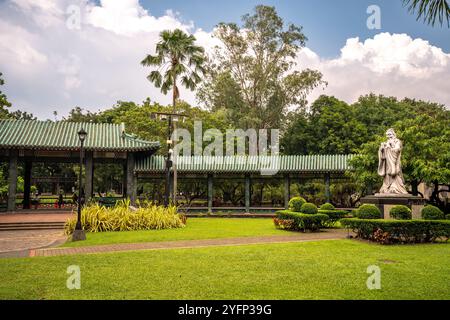 Rizal Park (in filippino: Liwasang Rizal), noto anche come Luneta Park o semplicemente Luneta, è un parco urbano storico situato a Ermita, Manila. Foto Stock