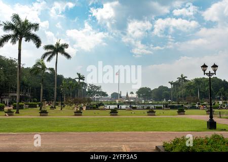 Rizal Park (in filippino: Liwasang Rizal), noto anche come Luneta Park o semplicemente Luneta, è un parco urbano storico situato a Ermita, Manila. Foto Stock