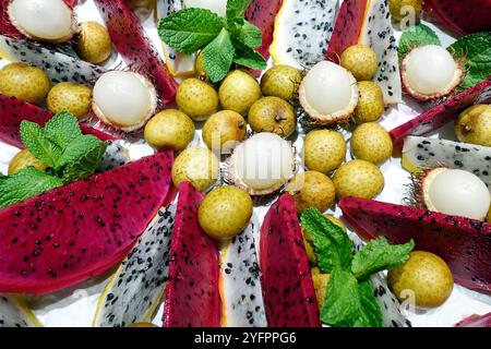 Piatto di frutta tropicale fresca. Francia. Foto Stock
