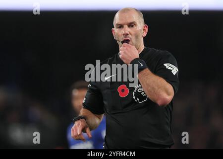 Arbitro, Tim Robinson - Ipswich Town V Leicester City, Premier League, Portman Road, Ipswich, Regno Unito - 2 novembre 2024 solo uso editoriale - si applicano restrizioni DataCo Foto Stock