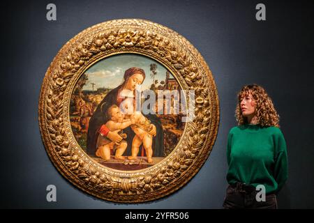 Royal Academy, Londra 5 novembre 2024 Piero di Cosimo, la Vergine e il bambino con il neonato San Giovanni battista c 1490 la mostra mostrerà alcuni dei migliori esempi di disegno rinascimentale italiano, tra cui il cartone animato di Leonardo Burlington House e gli studi di Leonardo e Michelangelo per i loro murales commissionati dal governo fiorentino per la nuova sala del consiglio di Palazzo Vecchio. Dal 5 novembre 2024 al 16 febbraio 2025. Paul Quezada-Neiman/Alamy Live News crediti: Paul Quezada-Neiman/Alamy Live News Foto Stock