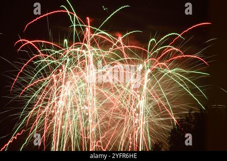 Spettacolo di fuochi d'artificio Chard Somerset Inghilterra regno unito 2024 Foto Stock