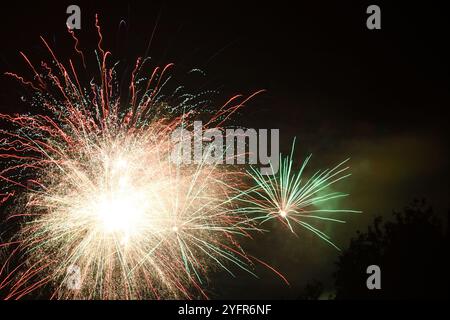Spettacolo di fuochi d'artificio Chard Somerset Inghilterra regno unito 2024 Foto Stock