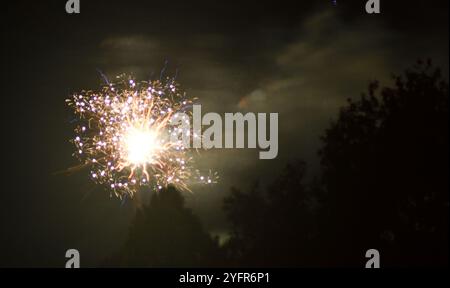 Spettacolo di fuochi d'artificio Chard Somerset Inghilterra regno unito 2024 Foto Stock