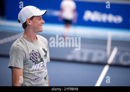 Giaveno, Italia. 5 novembre 2024. Jannik Sinner si allena allo Sporting, dove vengono allestiti i campi di allenamento a Torino, dove inizieranno le finali ATP domenica 10 novembre - News - domenica 1 novembre 2024. (Foto di Marco Alpozzi/Lapresse) credito: LaPresse/Alamy Live News Foto Stock