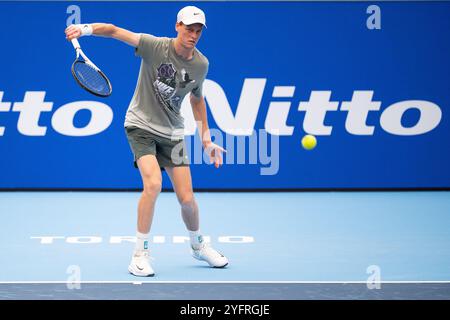 Giaveno, Italia. 5 novembre 2024. Jannik Sinner si allena allo Sporting, dove vengono allestiti i campi di allenamento a Torino, dove inizieranno le finali ATP domenica 10 novembre - News - domenica 1 novembre 2024. (Foto di Marco Alpozzi/Lapresse) credito: LaPresse/Alamy Live News Foto Stock