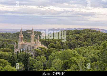 Abbazia di Frigolet nella montagnette vicino a Tarascon in Provenza Foto Stock