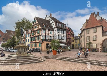 Case storiche a la Petite Venise (piccola Venezia), Colmar, Alsazia, Grand Est, Francia Foto Stock