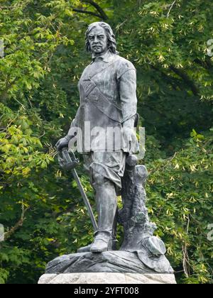 Statua di Oliver Cromwell nel Wythenshawe Park Manchester Inghilterra Foto Stock