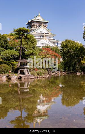 Autunno nel castello di Osaka, Osaka, Kansai, Giappone Foto Stock