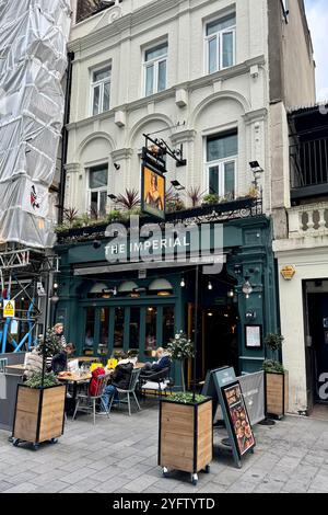 L'Imperial Pub, Leicester Street, costruito nel 1874 e intitolato alla Regina Vittoria, Imperatrice dell'India. Foto Stock