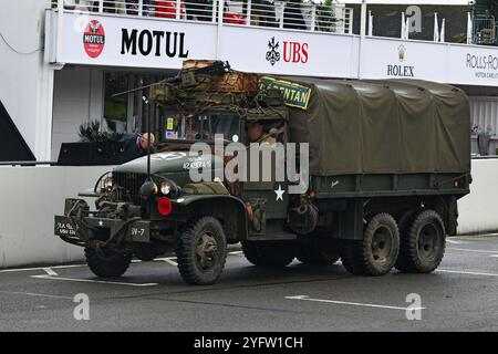 GMC CCKW, Jimbo, USU 528, 42496114-S, D-Day 80th Anniversary Parade, una grande collezione di veicoli militari alleati che hanno partecipato alla Normandia Foto Stock