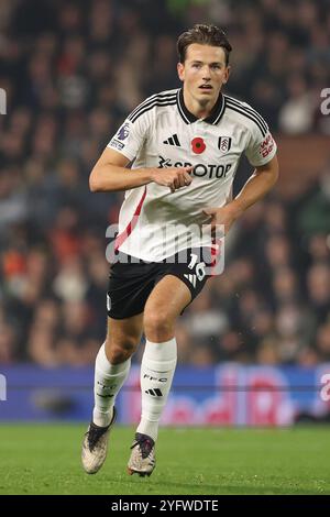 Londra, Regno Unito. 4 novembre 2024. Sander Berge of Fulham durante la partita di Premier League al Craven Cottage, Londra. Il credito per immagini dovrebbe essere: Paul Terry/Sportimage Credit: Sportimage Ltd/Alamy Live News Foto Stock