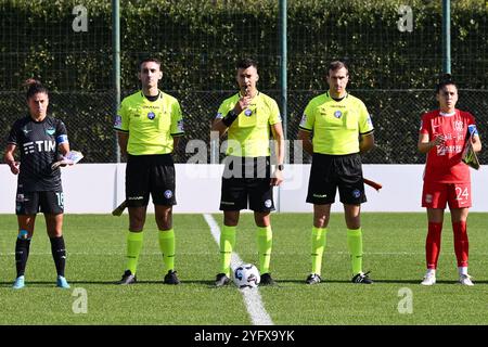 L'arbitro Alessio Amadei durante la gara del 16 di Coppa Italia femminile tra S.S. Lazio e F.C. Como allo Stadio Mirko Fersini il 5 novembre 2024 a Formello. Foto Stock