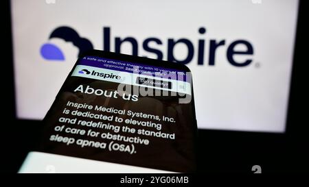 Germania. 6 luglio 2024. In questa illustrazione fotografica, davanti al logo aziendale viene visualizzato un telefono cellulare con il sito Web della società statunitense INSPIRE Medical Systems Inc. (Foto di Timon Schneider/SOPA Images/Sipa USA) *** esclusivamente per notizie editoriali **** credito: SIPA USA/Alamy Live News Foto Stock