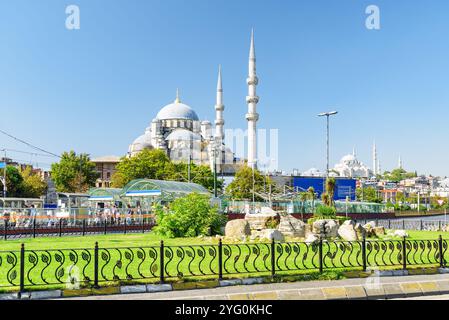 Splendida vista della nuova Moschea di Istanbul Foto Stock
