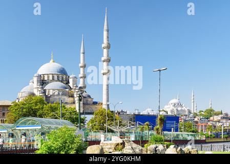 Splendida vista della nuova Moschea di Istanbul Foto Stock