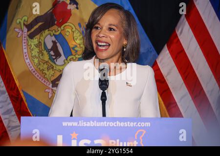 Wilmington, Delaware, U.S.A. 3 novembre 2024. La deputata LISA BLUNT ROCHESTER, candidata democratica per il Senato degli Stati Uniti, si rivolge ai sostenitori dopo aver conquistato il seggio al Senato del Delaware in una festa di guardia notturna alle elezioni martedì 5 novembre 2024, al Delaware Contemporary di Wilmington, del. La deputata degli Stati Uniti Lisa Blunt Rochester diventerà la prima donna e la prima persona nera a rappresentare il Delaware al Senato degli Stati Uniti. (Credit Image: © Saquan Stimpson/ZUMA Press Wire) SOLO PER USO EDITORIALE! Non per USO commerciale! Foto Stock