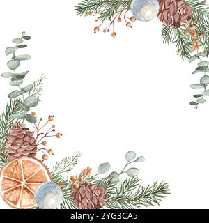 Cornice quadrata di Natale, confine. Composizioni angolari con piante invernali. Rami di abete, eucalipto, cono di pino, fetta di arancia secca e palla di vetro blu Foto Stock