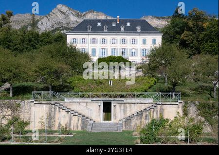 La casa padronale del Domaine de Charance, sede del conservatorio botanico e quartier generale del parco nazionale Écrins Foto Stock