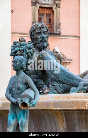 Statua di Nettuno, fontana di Turia, Plaza de la Virgen, Valencia, Comunità Valenciana, Spagna Foto Stock