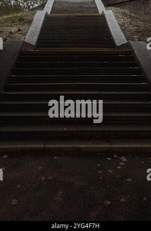 Architettura dettagliata di una vecchia scala in pietra Foto Stock