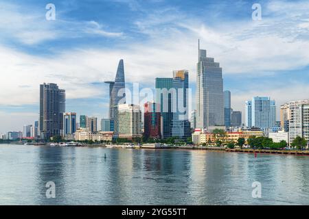 Skyline di ho chi Minh. Grattacieli e il fiume Saigon Foto Stock