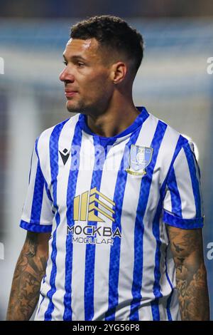 Marvin Johnson (18) difensore dello Sheffield Wednesday durante la partita del campionato EFL contro il Norwich City FC all'Hillsborough Stadium, Sheffield, Inghilterra, Regno Unito il 5 novembre 2024 Credit: Every Second Media/Alamy Live News Foto Stock