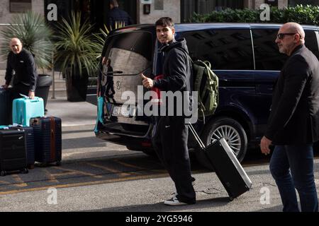 Torino, Italia. 6 novembre 2024. Arrivo di Carlos Alcaraz all'hotel principi di Piemonte per le ATP Finals di Torino, Italia - Mercoled&#xec;, 6 novembre 2024 - Cronaca - ( foto Andrea Alfano/LaPresse ) Carlos Alcaraz arrivo all'hotel principi di Piemonte per le ATP Finals di Torino, Italia - mercoledì 2 novembre 2024 - News - ( foto Andrea Alfano/LaPresse ) credito: LaPresse/Alamy Live News Foto Stock