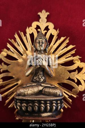 una statua di buddha, fondatore della religione del buddhismo statua di buddha, fondatore del buddhismo Foto Stock