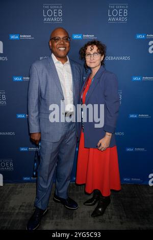 Neal Scarbrough, Francesca Levy durante il Gerald Loeb Awards 2024 presentato da UCLA Anderson, tenutosi presso la Rainbow Room di New York, New York, USA, giovedì 10 ottobre 2024. Credito: Jennifer Graylock-Graylock.com Foto Stock