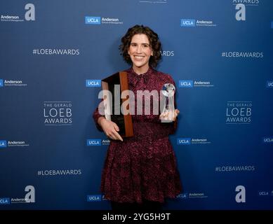 VINCITORE, Hannah Dreier durante i Gerald Loeb Awards 2024 presentati da UCLA Anderson, tenutosi presso la Rainbow Room di New York, New York, USA, giovedì 10 ottobre 2024. Credito: Jennifer Graylock-Graylock.com Foto Stock