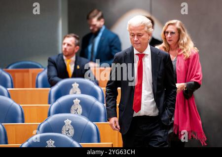 Den Haag, Paesi Bassi. 8 ottobre 2024. DEN HAAG, PAESI BASSI - 8 OTTOBRE: Geert Wilders (PVV) durante il dibattito Plenario al Tweede Kamer l'8 ottobre 2024 a Den Haag, Paesi Bassi (foto di John Beckmann/Orange Pictures) crediti: Orange Pics BV/Alamy Live News Foto Stock