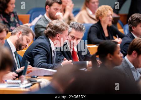 Den Haag, Paesi Bassi. 8 ottobre 2024. DEN HAAG, PAESI BASSI - 8 OTTOBRE: Chris Stoffer (SGP) durante il dibattito Plenario al Tweede Kamer l'8 ottobre 2024 a Den Haag, Paesi Bassi (foto di John Beckmann/Orange Pictures) crediti: Orange Pics BV/Alamy Live News Foto Stock