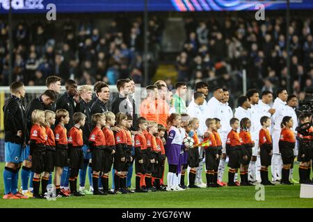 Brugge, Belgio. 6 novembre 2024. Giocatori del club nella foto all'inizio di una partita di calcio tra il belga Club Brugge KV e l'inglese Aston Villa F.C., mercoledì 06 novembre 2024 a Brugge, il quarto giorno della fase di UEFA Champions League. BELGA PHOTO BRUNO FAHY credito: Belga News Agency/Alamy Live News Foto Stock