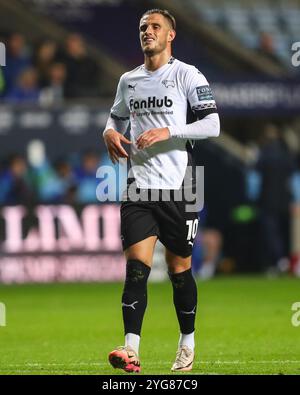 Jerry Yates di Derby County durante la partita del Campionato Sky Bet Coventry City vs Derby County alla Coventry Building Society Arena, Coventry, Regno Unito, 6 novembre 2024 (foto di Gareth Evans/News Images) Foto Stock