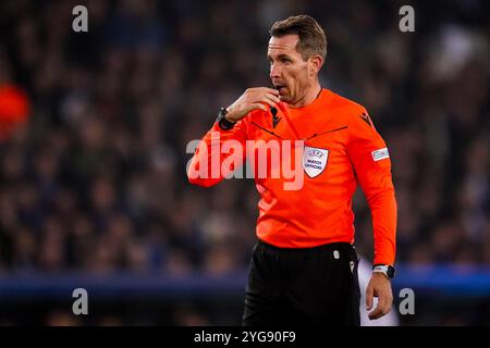 Bruges, Belgio. 6 novembre 2024. BRUGES, BELGIO - 6 NOVEMBRE: Arbitro Tobias Stieler durante la fase MD4 della UEFA Champions League 2024/25 tra il Club Brugge KV e l'Aston Villa FC a Jan Breydelstadion il 6 novembre 2024 a Bruges, Belgio. (Foto di René Nijhuis/MB Media) credito: MB Media Solutions/Alamy Live News Foto Stock