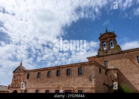 Dettagli degli edifici medievali del centro storico della città di Lerma nella provincia di Burgos, Spagna. Foto Stock