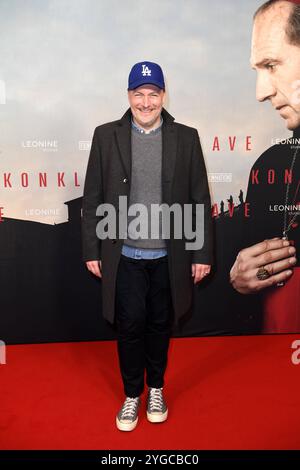 Martin Stange bei der Premiere KONKLAVE im Delphi-Filmpalast a Berlino AM 06.11.2024 *** Martin Stange alla prima KONKLAVE al Delphi Filmpalast di Berlino il 6 11 2024 Foto Stock