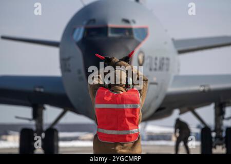 Gli aviatori della New Jersey Air National Guard con il 108th Wing partecipano a una dimostrazione Agile Combat Employment (ACE) sulla base congiunta McGuire-Dix-Lakehur Foto Stock